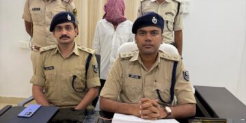 नवादा – बालू माफियाओं का कहर: ट्रैक्टर से ASI को कुचलने वाले आरोपी ने नवादा कोर्ट में किया सरेंडर, एक गिरफ्तार