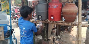 अररिया – भीषण गर्मी में पेयजल स्टॉल बने सहारा, चांदनी चौक पर पानी खत्म होने से बढ़ी परेशानी