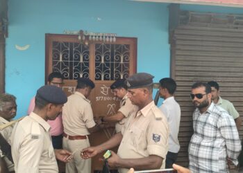 सिकटी – आंसू कुमारी मौत मामला: एफएसएल टीम ने की जांच, घर किया गया सील