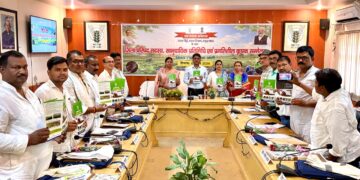 पटना – मृदा स्वास्थ्य और प्राकृतिक खेती को बढ़ावा देने हेतु जिला परिषद सदस्यों एवं किसानों का सम्मेलन आयोजित