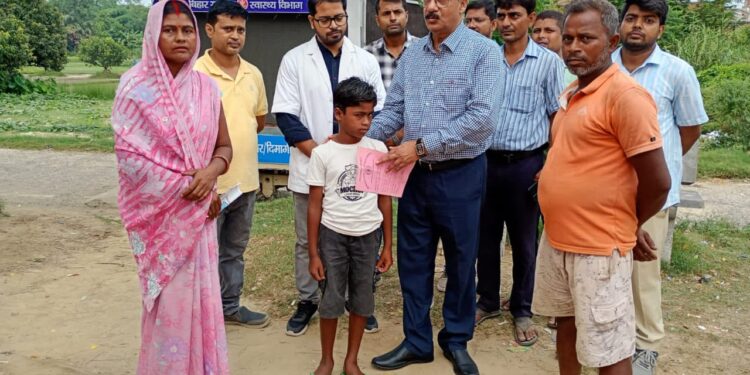 मस्तिष्क ज्वर से बचाव को लेकर संध्या चौपाल, ग्रामीणों को किया गया जागरूक