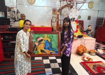 अररिया – अररिया की बेटी टिया पासवान की कला का जलवा, लखनऊ से पहुंची खरीदार