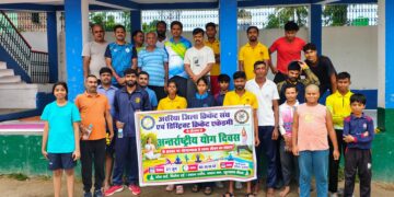 अररिया – ​भारी बारिश के बावजूद अररिया में उत्साह के साथ मनाया गया विश्व योग दिवस