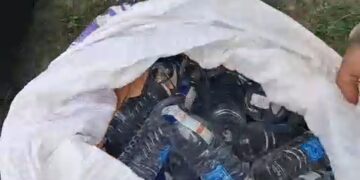 नरपतगंज – 45 लीटर नेपाली शराब के साथ तस्कर दबोचा, बाइक भी जब्त