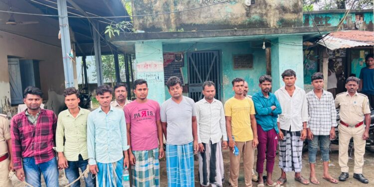 मुहर्रम जुलूस में बवाल: पलासी थाना पर हमला और तोड़फोड़ मामले में 10 गिरफ्तार, 41 नामजद समेत 40-50 अज्ञात पर केस