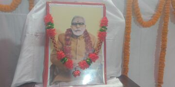 कटिहार – तारकेश्वर मंडल के आवास पर चल रहा आध्यात्मिक सत्संग, भक्तिमय माहौल में उमड़े श्रद्धालु