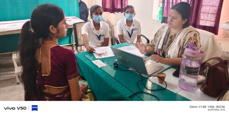 बेतिया – प्रधानमंत्री सुरक्षित मातृत्व अभियान अंतर्गत हुई गर्भवती महिलाओं की जाँच