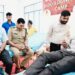 किशनगंज, बिहार -जिलाधिकारी नवीन कुमार एवं पुलिस अधीक्षक संतोष कुमार ने रक्तदान करके दिया रक्तदान करने का संदेश