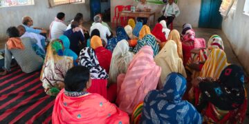 खेत बचाओ अभियान के तहत किसानों से संवाद एवं तकनीकी मार्गदर्शन