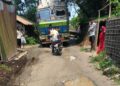 प्रधानमंत्री ग्रामीण सड़क पर अतिक्रमण का आरोप, ग्रामीणों ने प्रशासन से लगाई गुहार