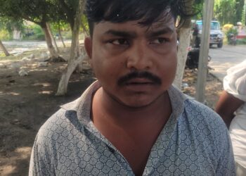 ईंट खरीदने जा रहे युवक से मारपीट, एक लाख रुपये छीनने का आरोप