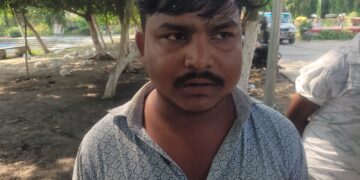 ईंट खरीदने जा रहे युवक से मारपीट, एक लाख रुपये छीनने का आरोप