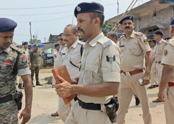 अवैध बालू खनन मामले में पुलिस की बड़ी कार्रवाई, मुख्य आरोपी की तलाश जारी