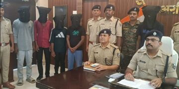 साइबर ठग गिरोह का भंडाफोड़, 4 आरोपी गिरफ्तार; ₹68,800 नकद, 7 एटीएम कार्ड व 4 मोबाइल बरामद