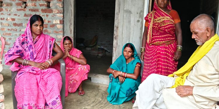ट्रैक्टर हादसे के बाद गांव में पसरा मातम, तीन महिलाओं की एक साथ उठीं अर्थियां