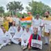 पटना – बिहार विधानसभा के बाहर छात्रों के समर्थन में विपक्ष का प्रदर्शन, NEET अनियमितताओं की निष्पक्ष जांच की मांग