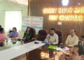 परिवार नियोजन के बारे में लोगों के बीच जागरूकता फैलाएं: जिलाधिकारी