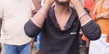 सर्व ज्ञान शिक्षा केंद्र में छात्र की साइकिल चोरी करते युवक रंगे हाथ धराया, भीड़ ने घेरा