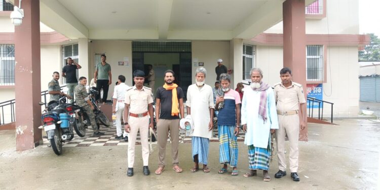 पूर्व कांडों के चार वारंटी गिरफ्तार, फुलकाहा पुलिस ने भेजा जेल