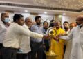 डीएम के नेतृत्व में 200 मरीजों को बांटे गए फूड बास्केट