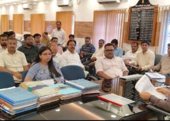 किशनगंज, बिहार -समितियों ने अभी तक 2968.8 एमटी चावल की आपूर्ति नहीं की है, डीएम ने की समीक्षा