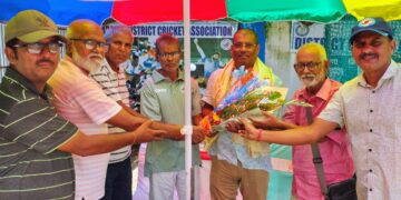 30 वर्षों बाद अररिया पहुंचे संस्थापक सदस्य शैलेंद्र कुमार का जिला क्रिकेट संघ ने किया सम्मान