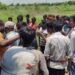 फारबिसगंज में चोरी के शक में तीन युवकों को खूंटे से बांधकर बेरहमी से पीटा, वायरल वीडियो से मचा हड़कंप।