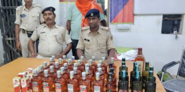 फारबिसगंज – उत्पाद विभाग व एएलटीएफ की बड़ी कार्रवाई, विदेशी शराब के साथ एक गिरफ्तार।