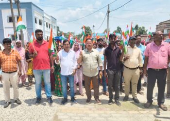 पलासी-हर घर तिरंगा अभियान के तहत पलासी में निकली तिरंगा रैली, लोगों को किया जागरूक