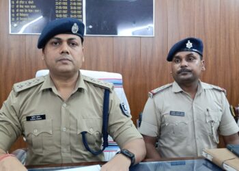 बैरगाछी /अररिया – 707 लीटर कोडिनयुक्त कफ सिरप बरामद, चालक फरार