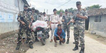 सिकटी – भारत-नेपाल सीमा पर 36 लीटर नेपाली शराब जब्त, तस्कर गिरफ्तार
