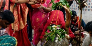 मुंगेर के छर्रा पट्टी से भुवनेश्वर धाम तक लगे हर हर महादेव जयघोष के नारे,