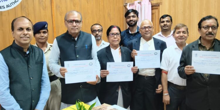 अररिया – विवाद नहीं, संवाद से निकलेगा समाधान : अररिया कोर्ट के 01 न्यायिक पदाधिकारी व 04 कानूनविद् बने सर्टिफाइड मीडिएटर