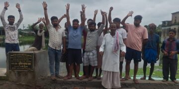 लनिर्माणाधीन छठ घाट में अनियमितता पर ग्रामीणों का हंगामा, जांच के बाद काम रुका