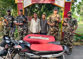 सिकटी में SSB की बड़ी कार्रवाई, पांच लाख रुपये बरामद।