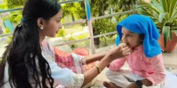 राखी के धागे में बंधा भाई-बहन का अटूट प्यार, रक्षाबंधन पर भावनाओं से सराबोर हुआ माहौल