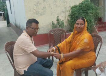 जोकीहाट में रक्षाबंधन की धूम: बहनों ने भाइयों की कलाई पर बांधी राखी, उमड़ा अटूट प्रेम