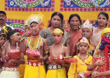 अररिया – मोहिनी देवी मेमोरियल स्कूल में हर्षोल्लास से मनाया गया कृष्ण जन्मोत्सव