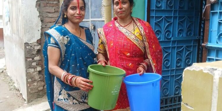 अररिया – वार्ड 16 में बांटे गए दो तरह के डस्टबिन