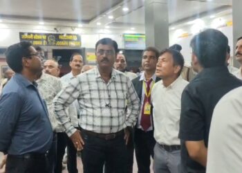 जोगबनी, अररिया – कटिहार से जोगबनी तक स्टेशनों का डीआरएम ने किया गहन निरीक्षण