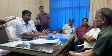 अररिया – बैरिकेडिंग को लेकर दुकानदारों में नाराजगी, नगर परिषद ने दी व्यवस्था की जानकारी