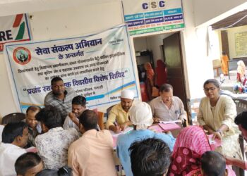 अररिया पलासी प्रखंड कार्यालय परिसर में सोमवार को दिव्यांगजनों के लिए विशेष शिविर का आयोजन किया गया।