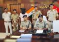 जाली नोटों के बड़े रैकेट का पर्दाफाश, 2.17 लाख के नकली नोट के साथ वार्ड सदस्य गिरफ्तार 500 रुपये के 434 जाली नोट बरामद