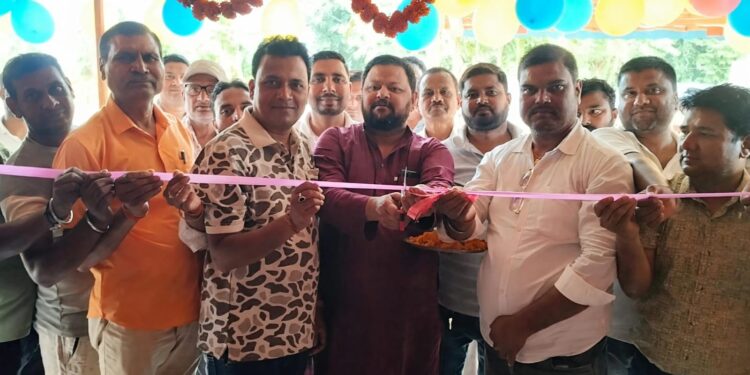 सिकटी – सिकटी में PDJ इंफ्रास्ट्रक्चर ट्रेडर्स का शुभारंभ, पूर्व प्रत्याशी डॉ. शत्रुघ्न मंडल ने किया उद्घाटन