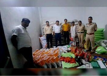 अररिया में नकली खाद-बीज के अवैध गोदाम पर बड़ी छापेमारी, यूरिया में रेड ऑक्साइड और नमक मिलाकर बना रहे थे नकली पोटाश