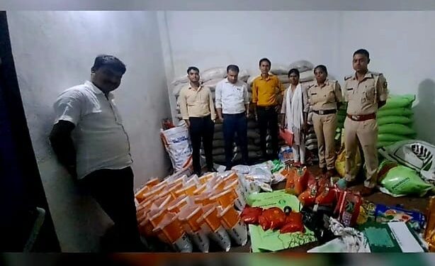 अररिया में नकली खाद-बीज के अवैध गोदाम पर बड़ी छापेमारी, यूरिया में रेड ऑक्साइड और नमक मिलाकर बना रहे थे नकली पोटाश